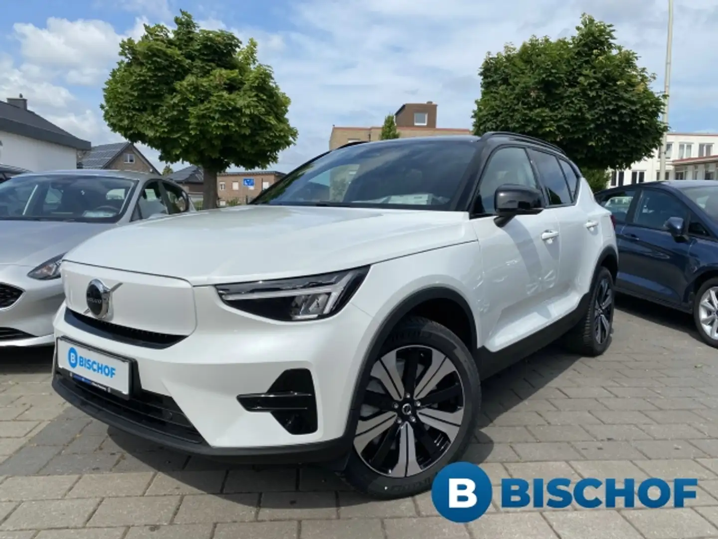Volvo XC40 Plus Recharge Pure Electric Single Motor Weiß - 1
