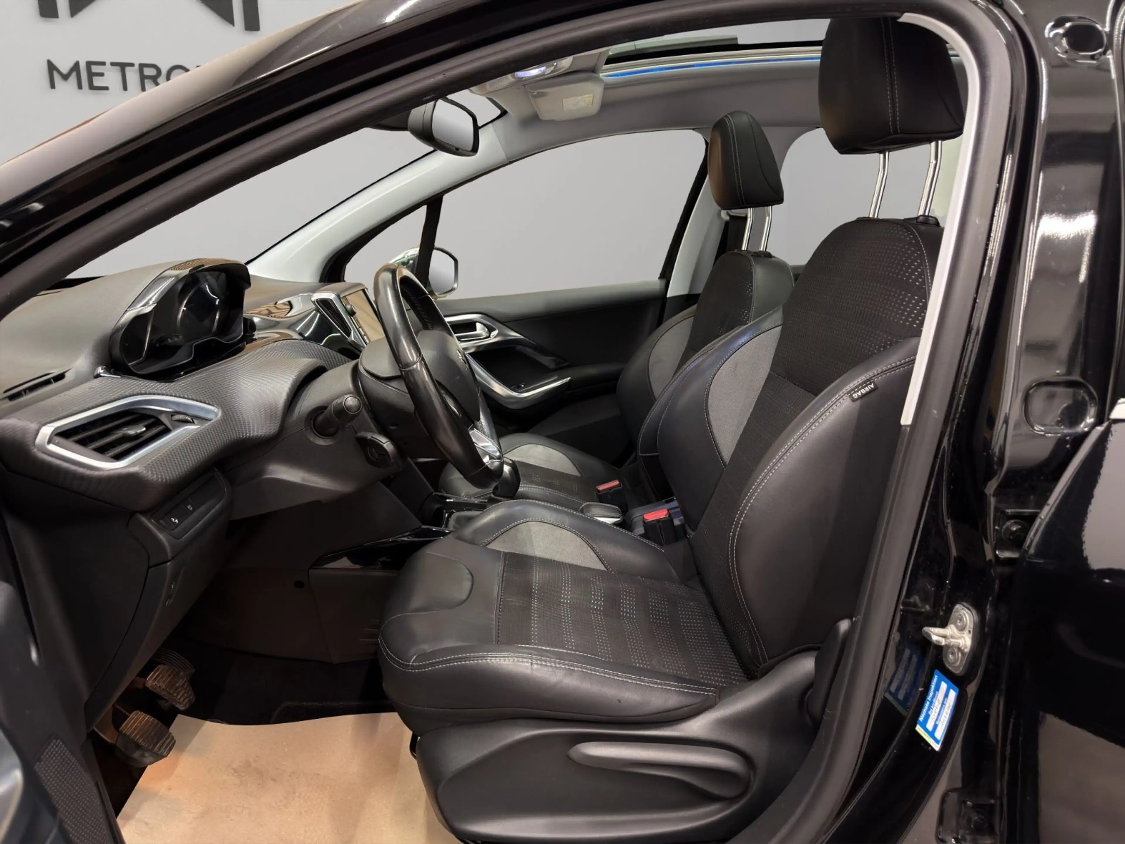 Peugeot 2008 1.2 PureTech Allure PDC/TEM/LED+TÜV 09.27 — photo 9