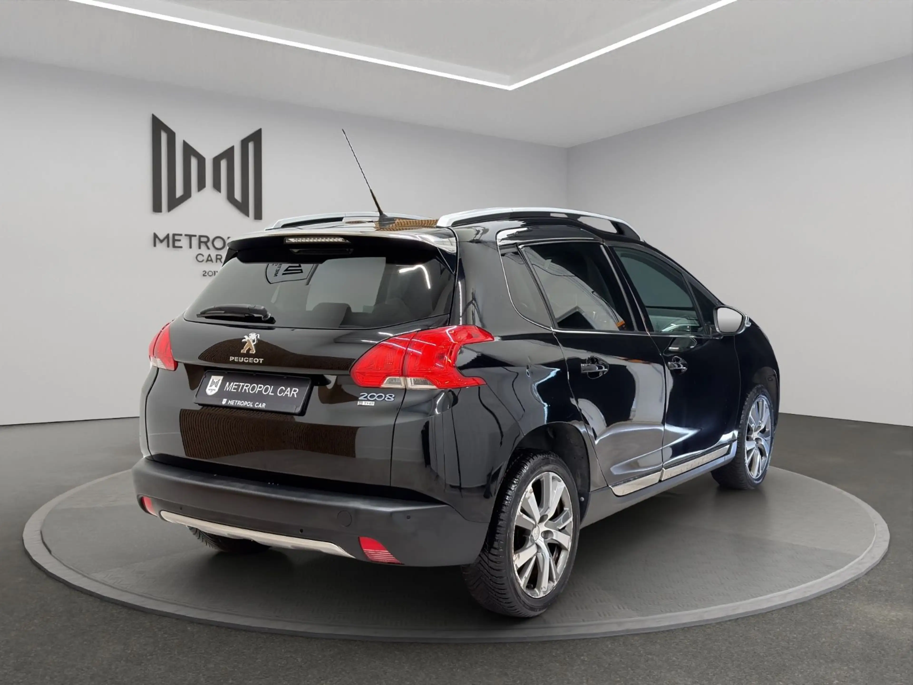 Peugeot 2008 1.2 PureTech Allure PDC/TEM/LED+TÜV 09.27 — photo 5