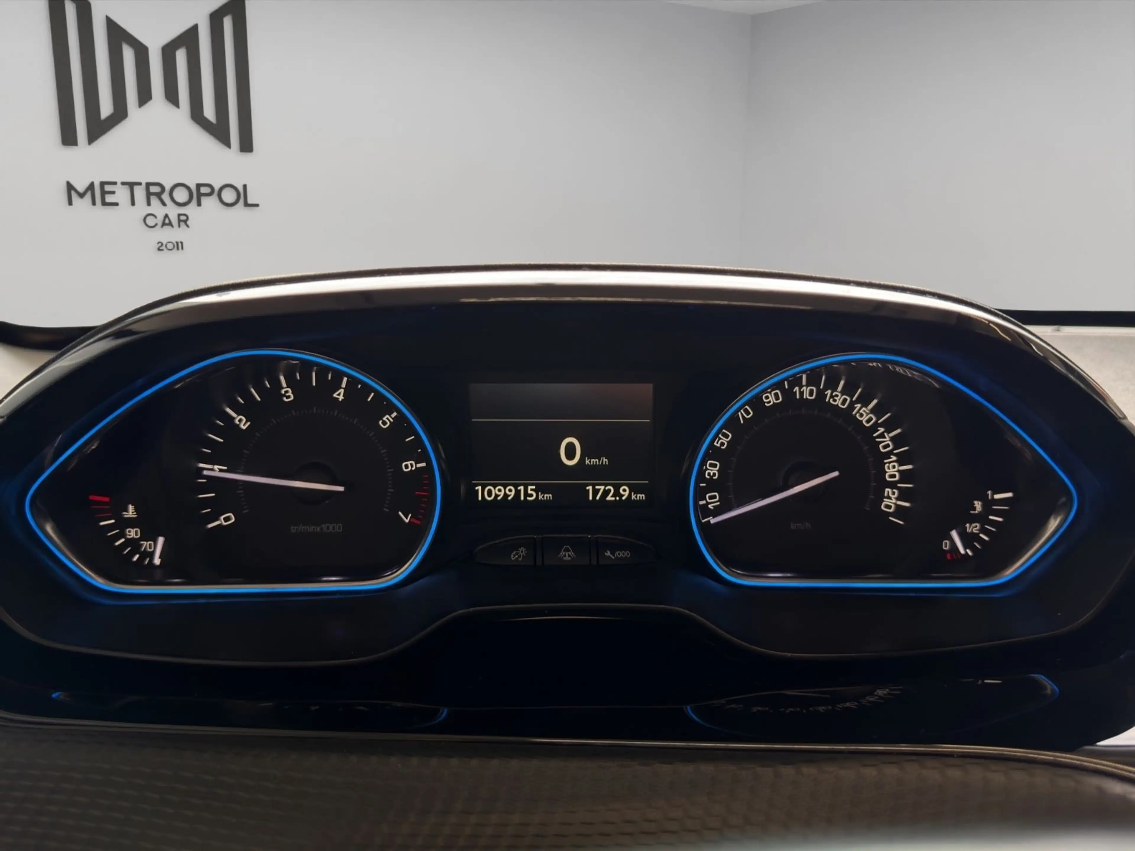 Peugeot 2008 1.2 PureTech Allure PDC/TEM/LED+TÜV 09.27 — photo 13