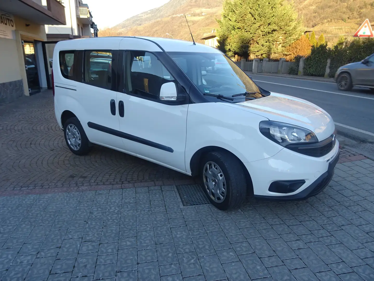 Fiat Doblo Doblo 1.6 Multijet N1 autocarro 5 posti Wit - 1