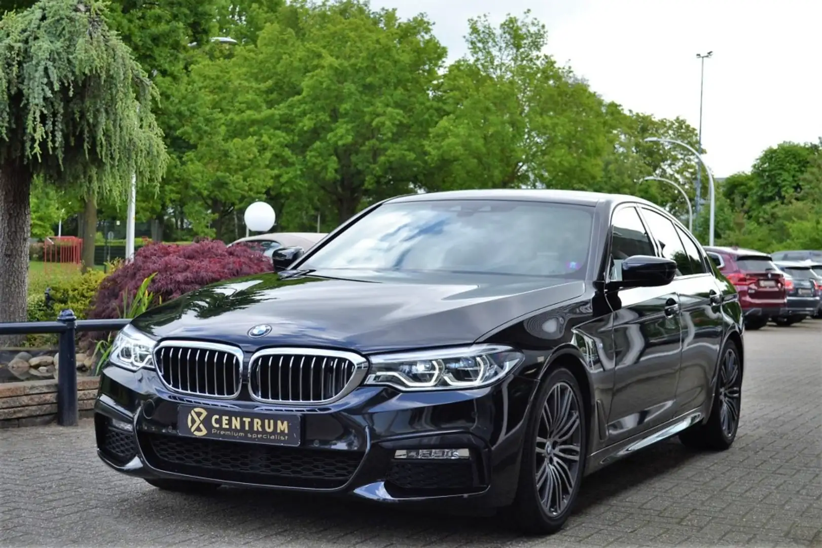 BMW 530 530i High Executive M-Sport - harman kardon Negro - 1