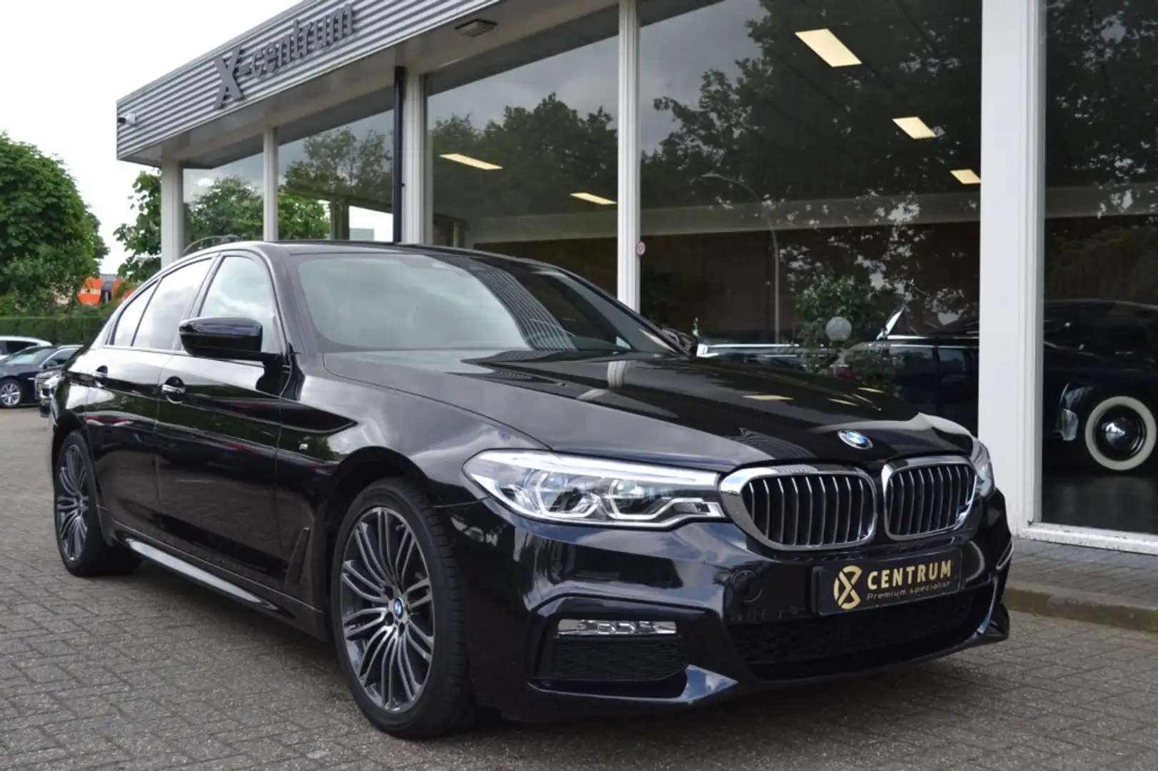 BMW 530 530i High Executive M-Sport - harman kardon Negro - 2