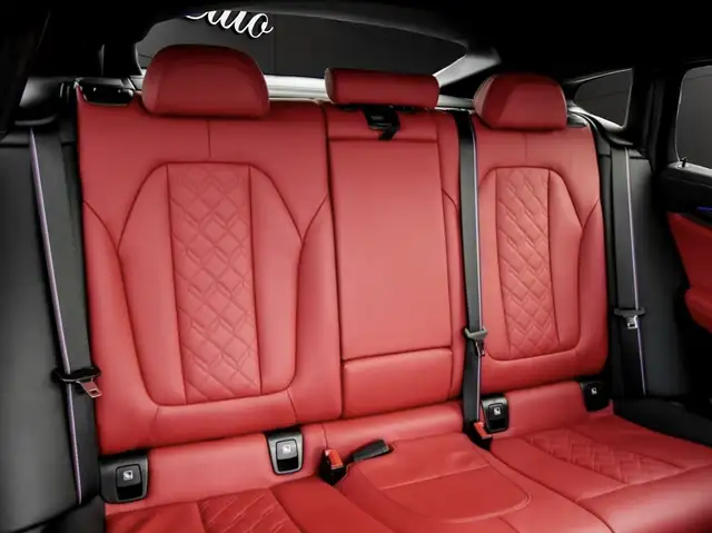 BMW X4 view 9