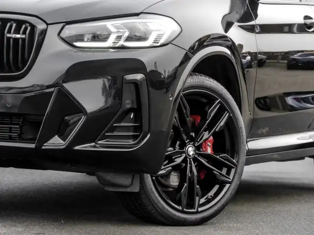 BMW X4 view 4