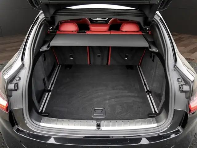 BMW X4 view 3
