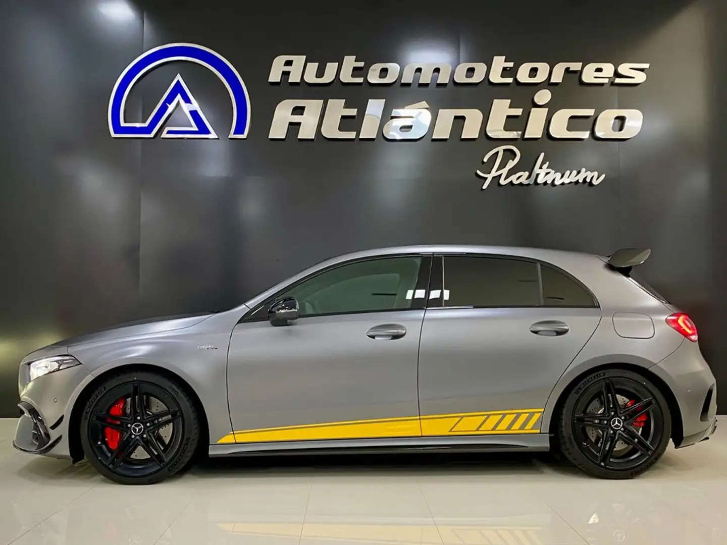 Mercedes-Benz A 45 AMG Mercedes-AMG S 4MATIC+ Gris - 2
