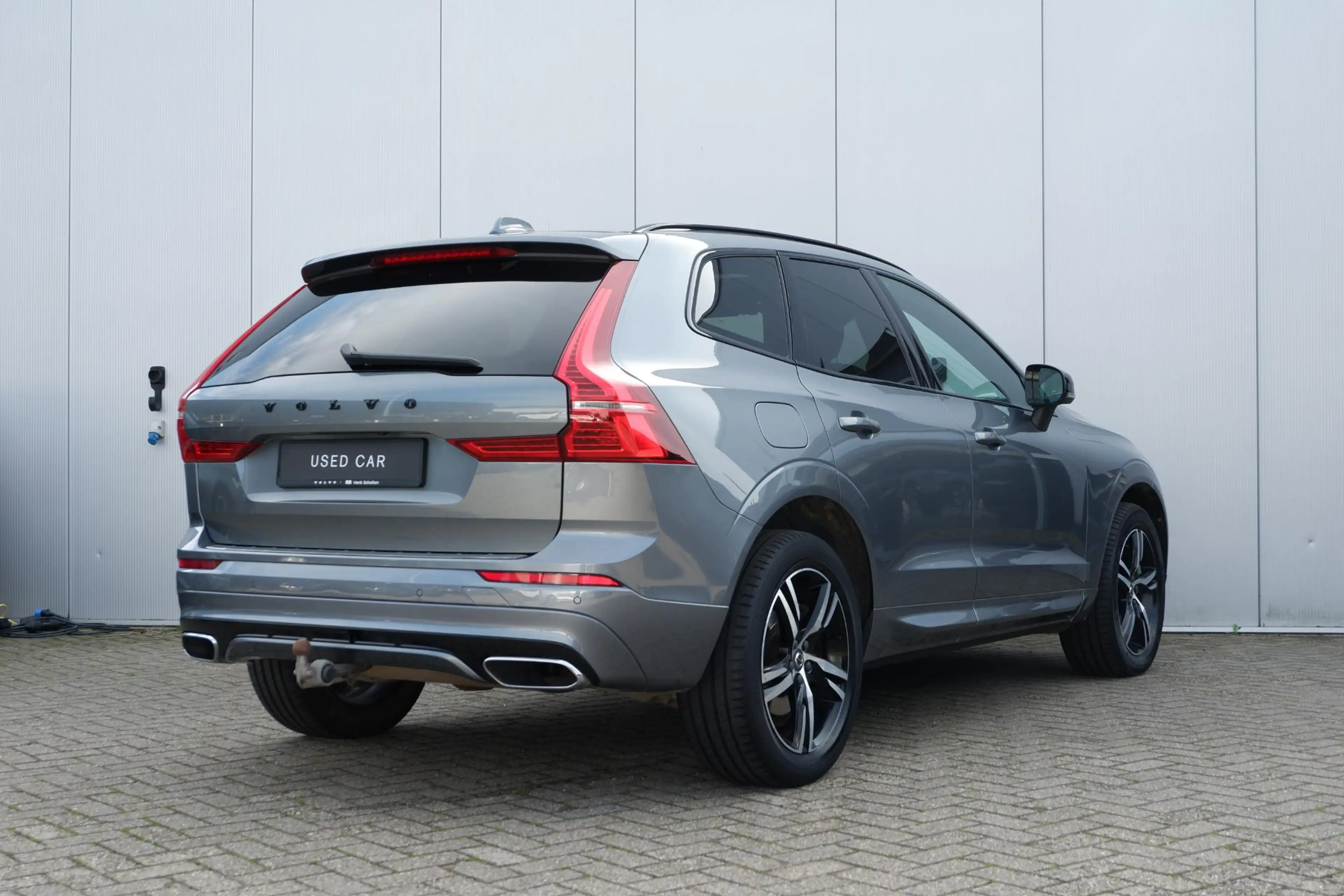 Volvo XC60 2.0 T8 Twin Engine AWD R-Design — photo 2