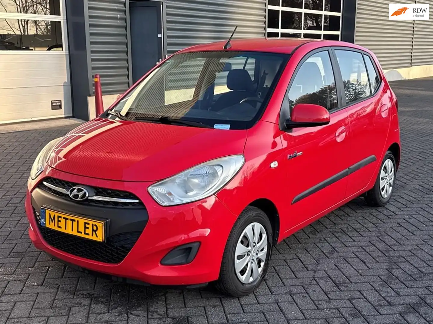 Hyundai i10 1.0 i-Drive Cool, airco Rot - 1