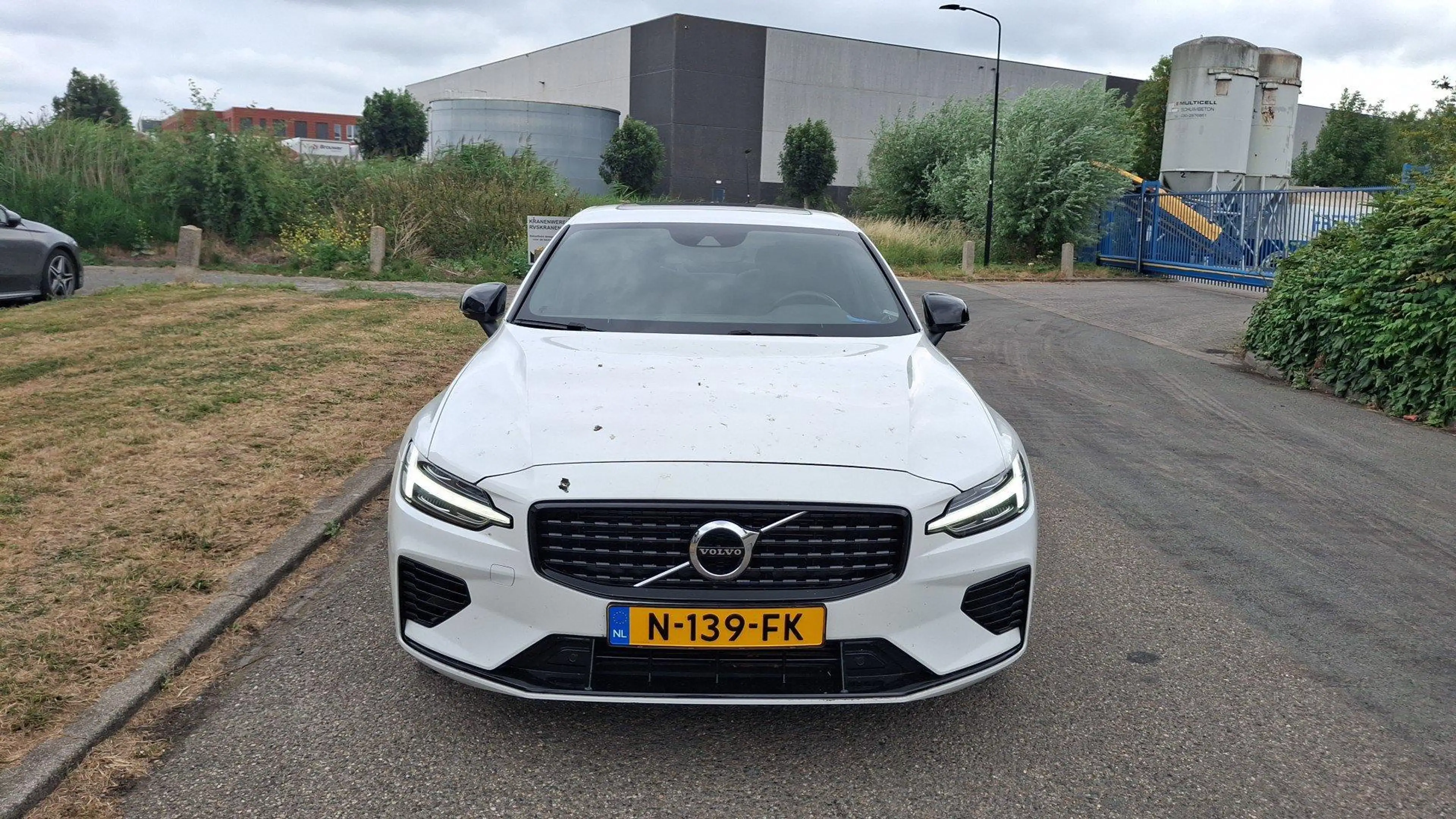 Volvo S60 Recharge T6 AWD R-Design | Trekhaak | 19 Inch Velg — photo 6