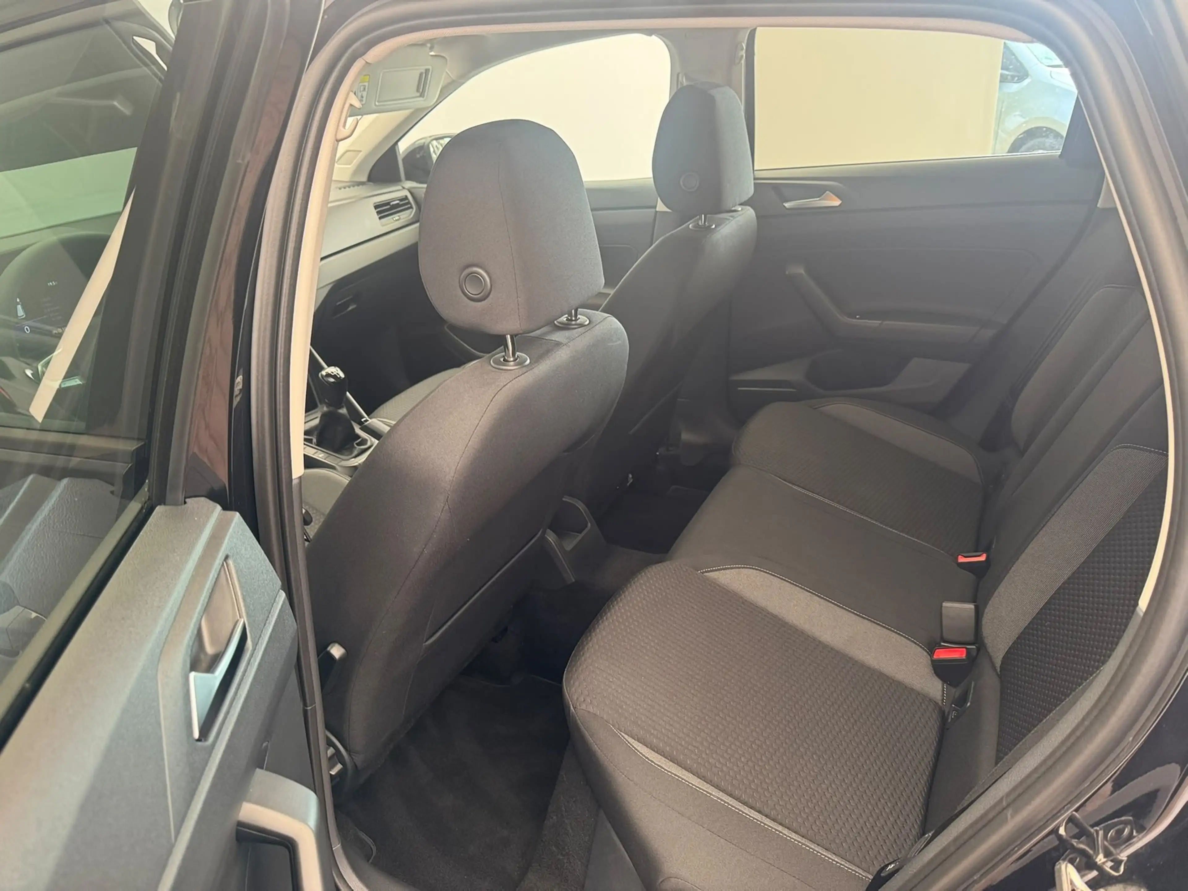 Volkswagen Taigo 1.0TSI Virt.Cockpit+App+GJR+SHZ+MFL — photo 14