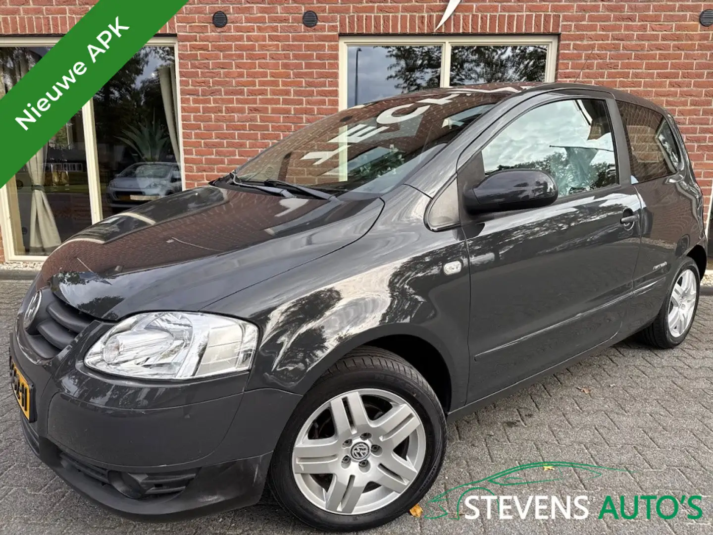 Volkswagen Fox 1.2 Trendline NIEUWE APK / RIJKLAAR / GARANTIE Gris - 1