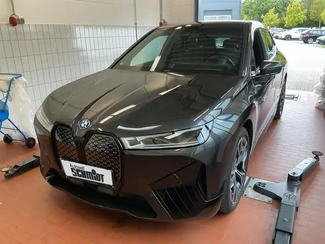Bmw iX xDrive40 Sportpaket + 2Jahre BPS. GARANTIE