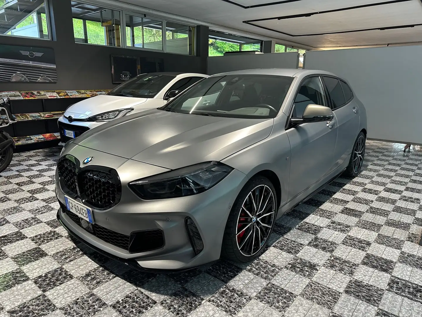BMW 135 M 135i xdrive Edition auto Gris - 1