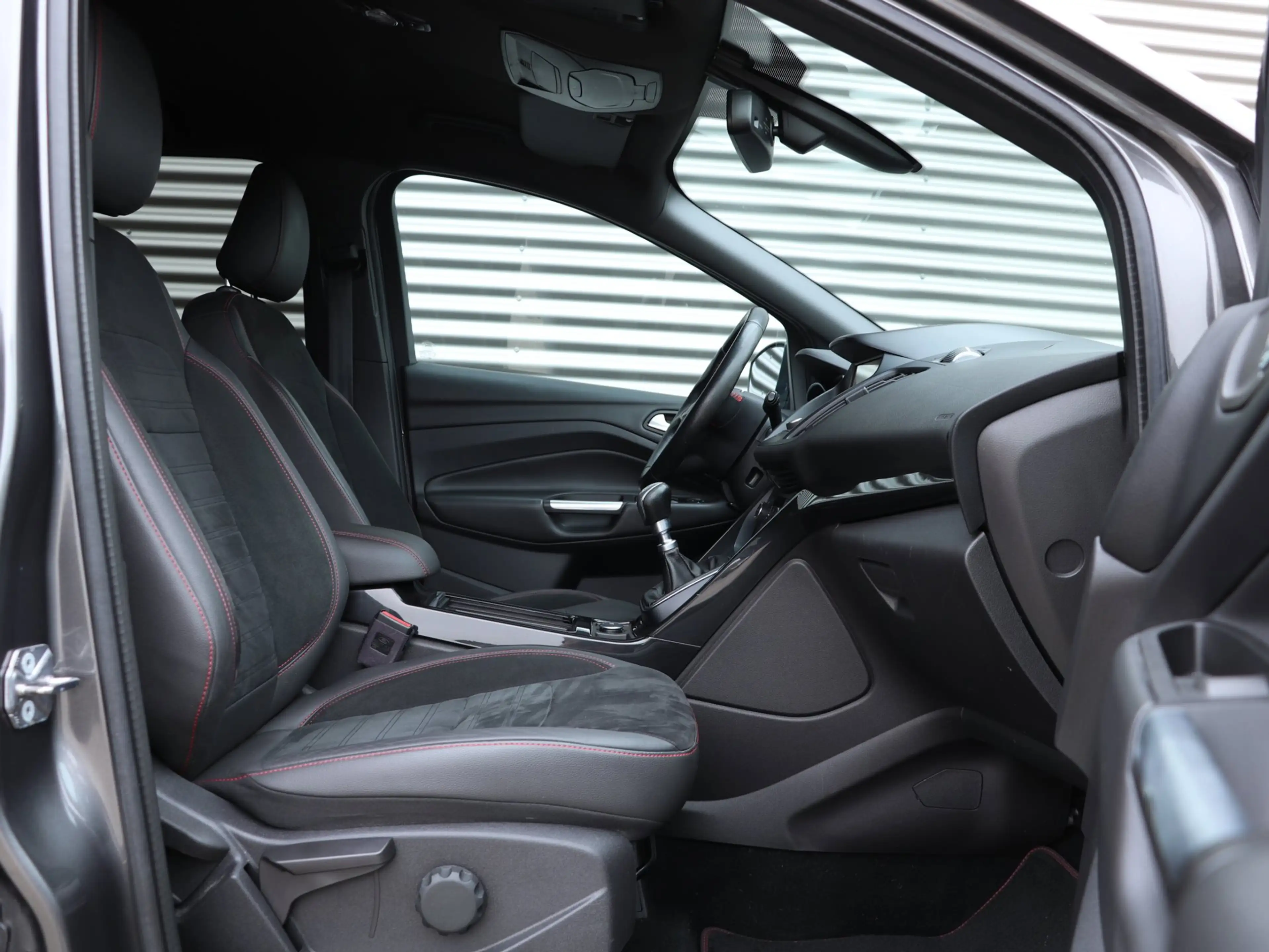 Ford Kuga 1.5 EcoBoost ST Line 150pk *Winterpack*Trekhaak* — photo 8