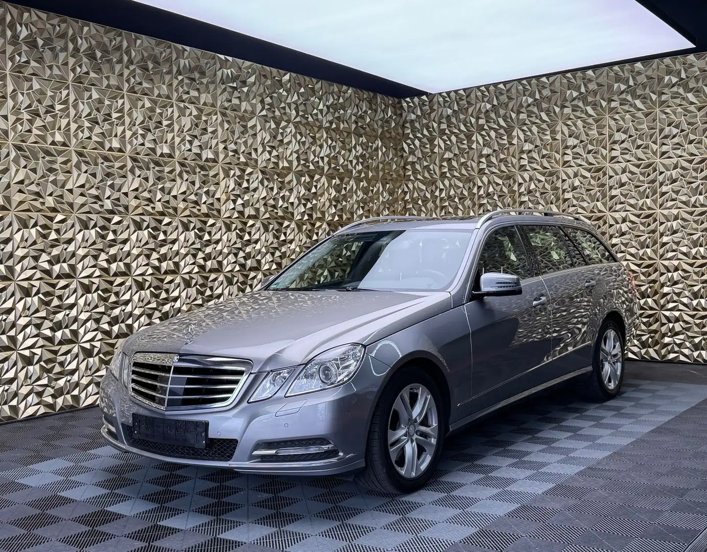 Mercedes-Benz E 350 CDI T|Distr.|Harman-Kardon|MEMORY|AHK Argent - 1