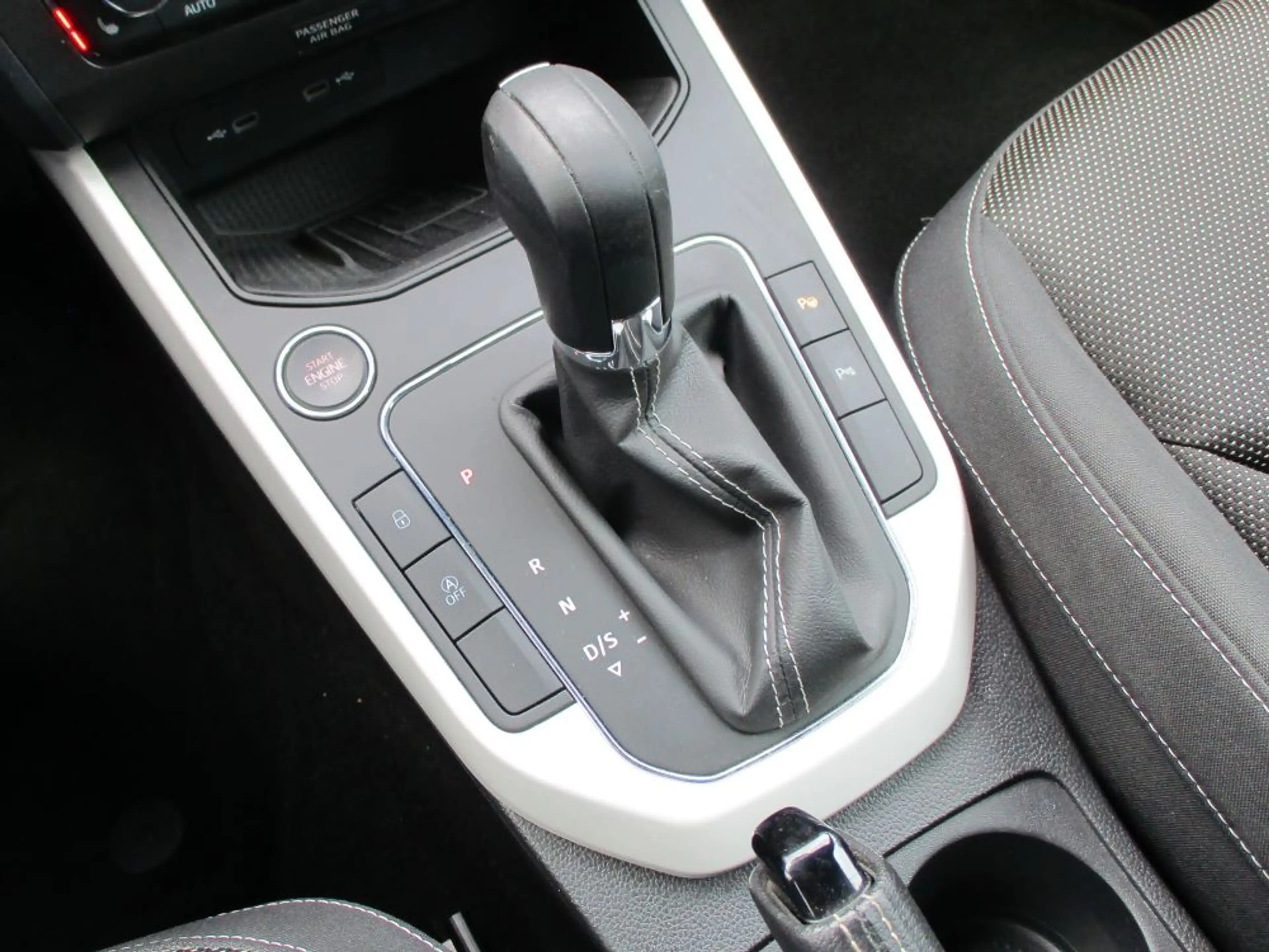 SEAT Arona Xcellence ACC*BLIS*LED*Navi*Kamera*KeyFree — photo 13