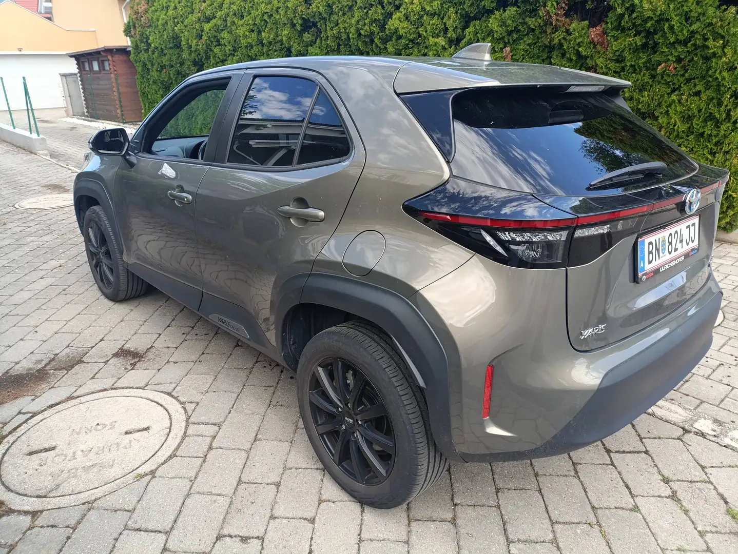 Toyota Yaris Cross Yaris Cross 1,5 VVT-i Hybrid Active Aut. Active Grau - 2