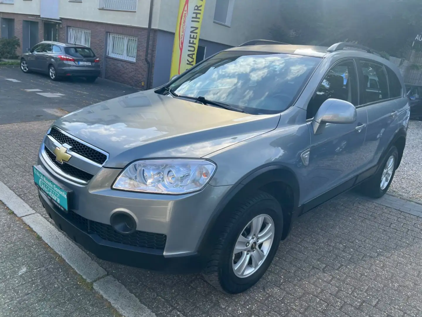 Chevrolet Captiva 2.4*TÜV NEU*2 HAND*KLIMA*ZAHNRIEMSATZ NE Grau - 1