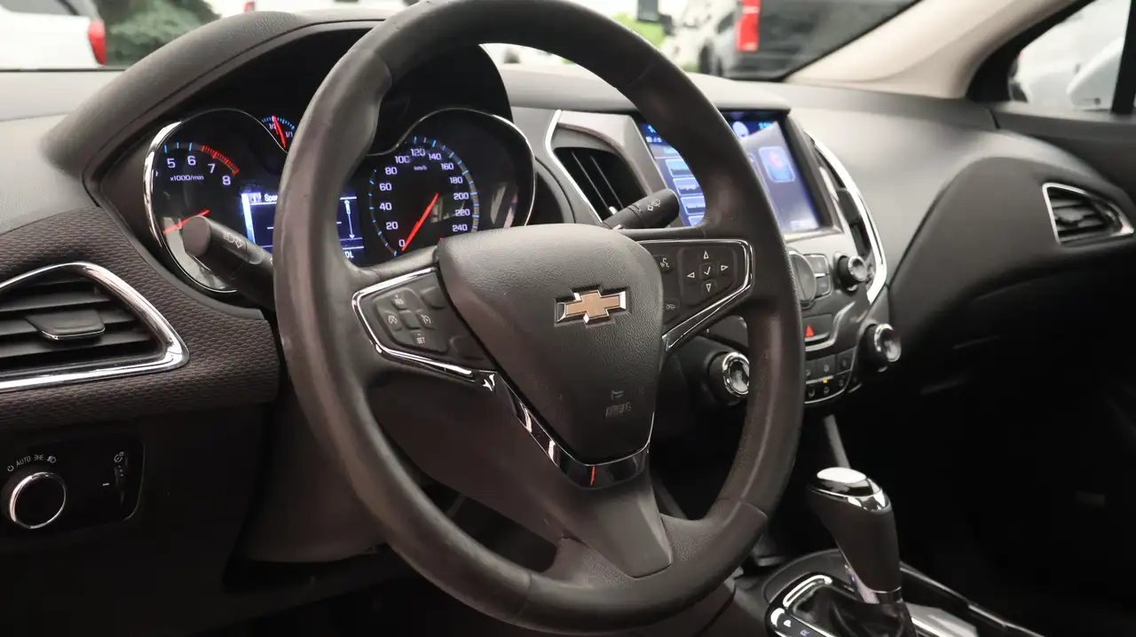 Chevrolet Cruze photo Chevrolet Cruze