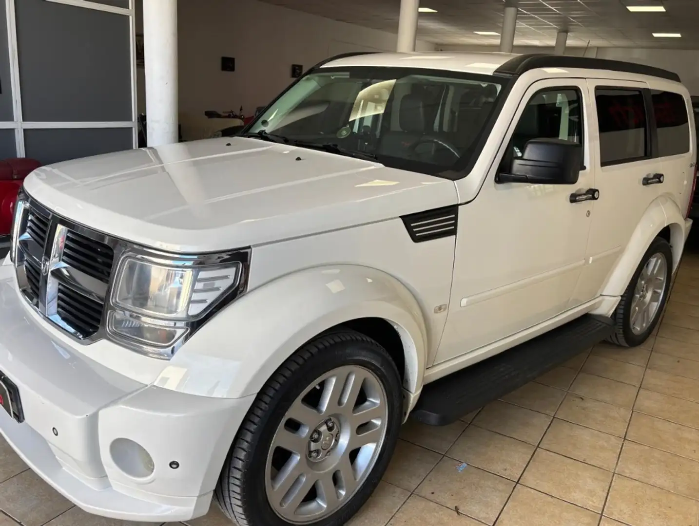 Dodge Nitro Todoterreno Automático de 5 Puertas Blanco - 2