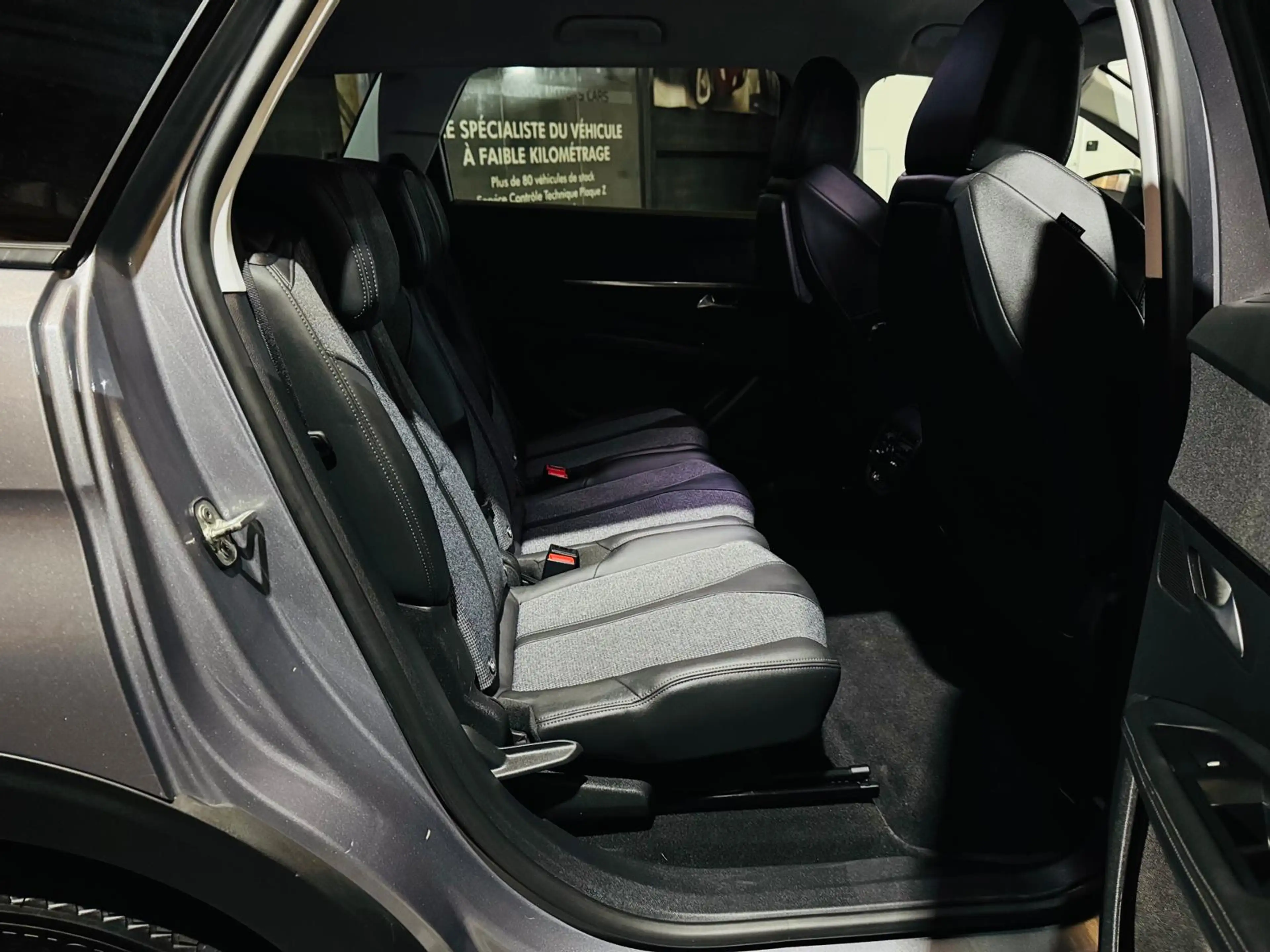Peugeot 5008 5008 1.5 BlueHDi Allure 7Places Cuir GPS Caméra Xénon LED CarPlay — photo 24