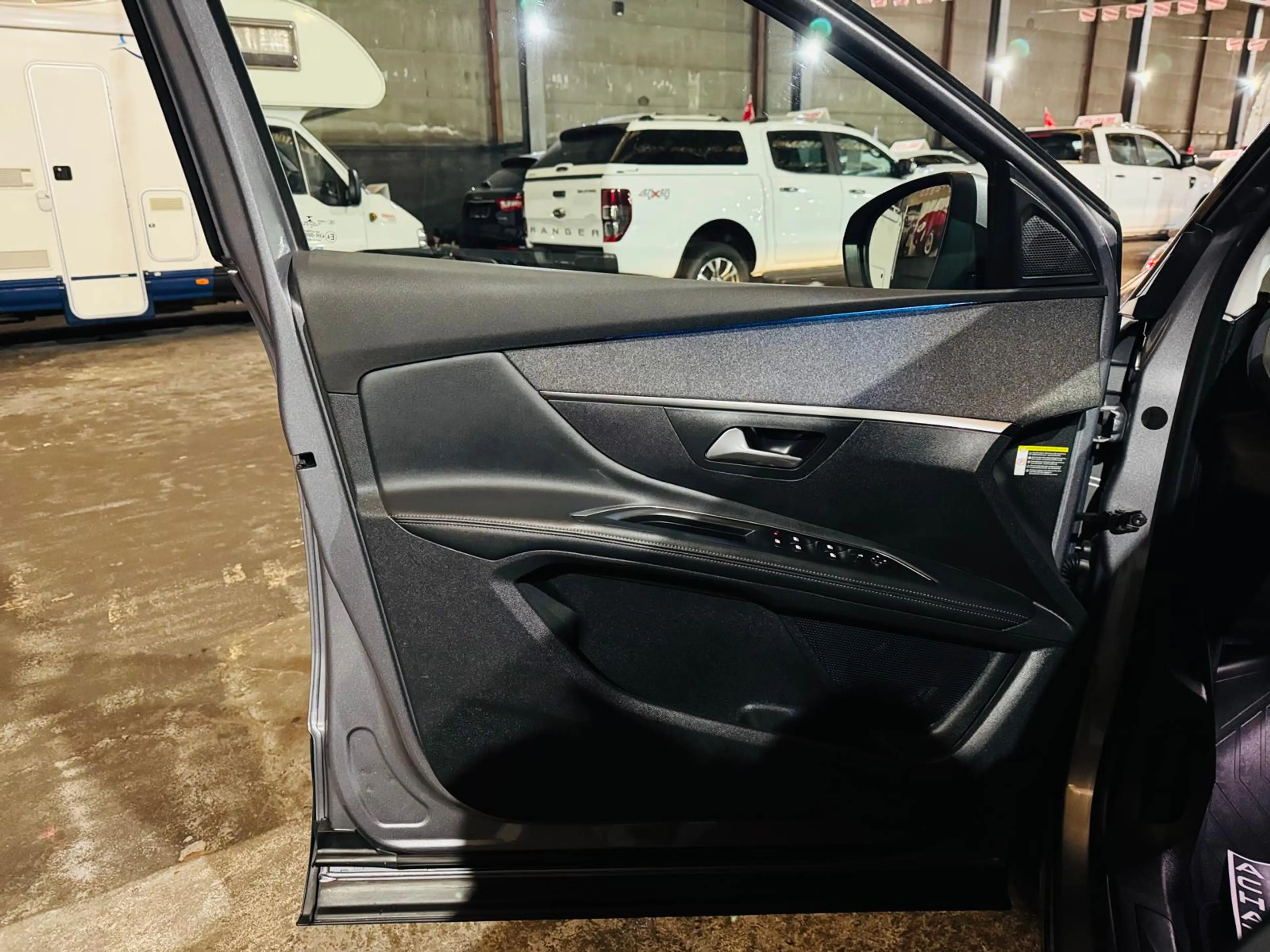 Peugeot 5008 5008 1.5 BlueHDi Allure 7Places Cuir GPS Caméra Xénon LED CarPlay — photo 15