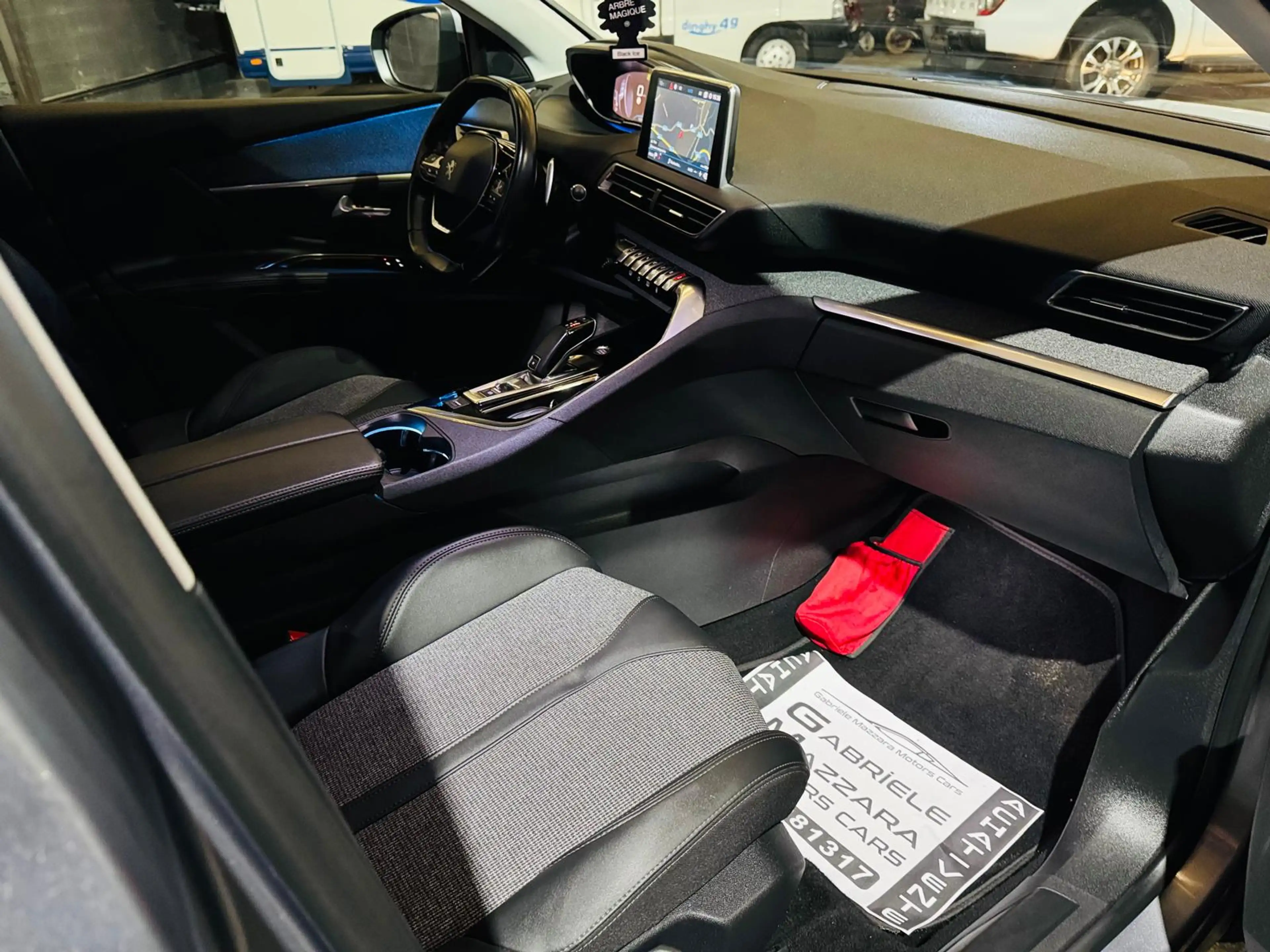 Peugeot 5008 5008 1.5 BlueHDi Allure 7Places Cuir GPS Caméra Xénon LED CarPlay — photo 22