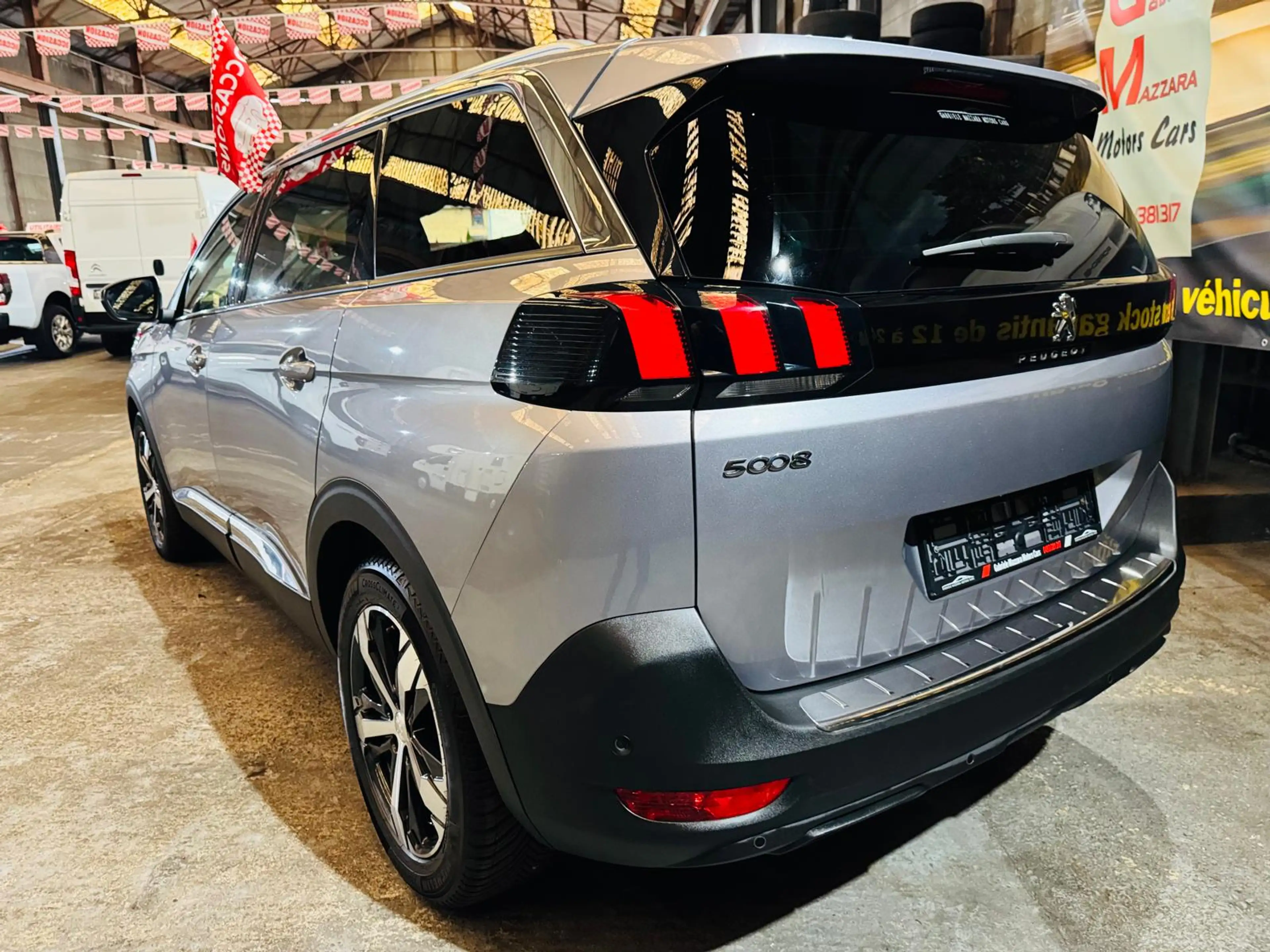 Peugeot 5008 5008 1.5 BlueHDi Allure 7Places Cuir GPS Caméra Xénon LED CarPlay — photo 4