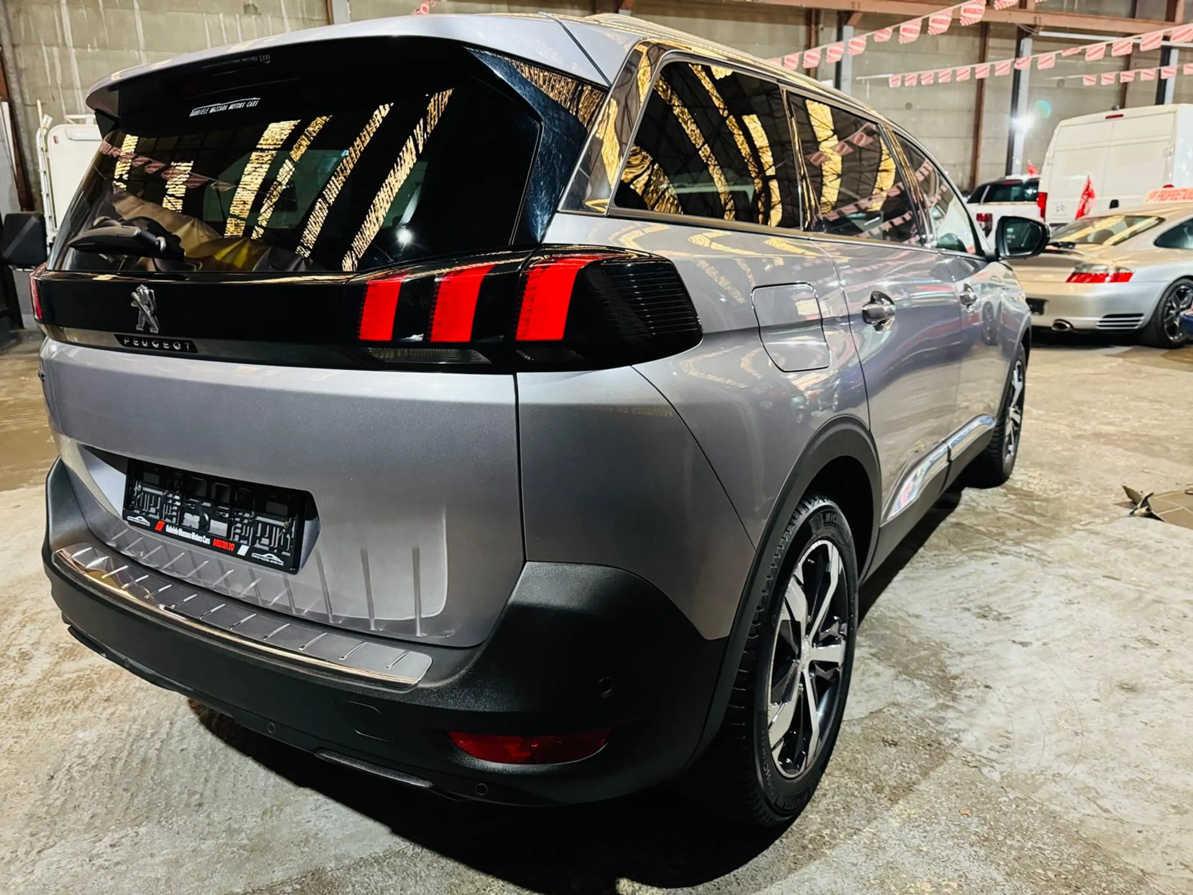 Peugeot 5008 5008 1.5 BlueHDi Allure 7Places Cuir GPS Caméra Xénon LED CarPlay — photo 5