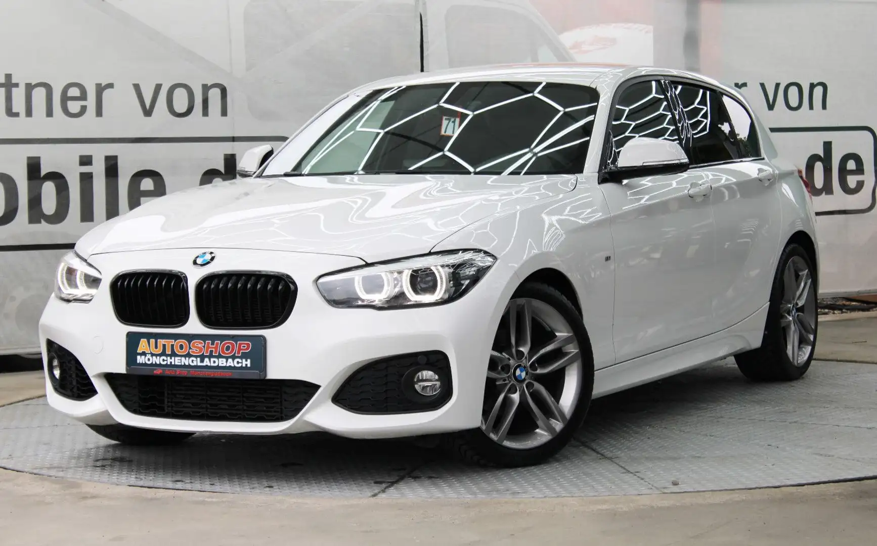 BMW 118 i Edition M Sport Shadow Automatik*Tüv&Insp* Weiß - 1