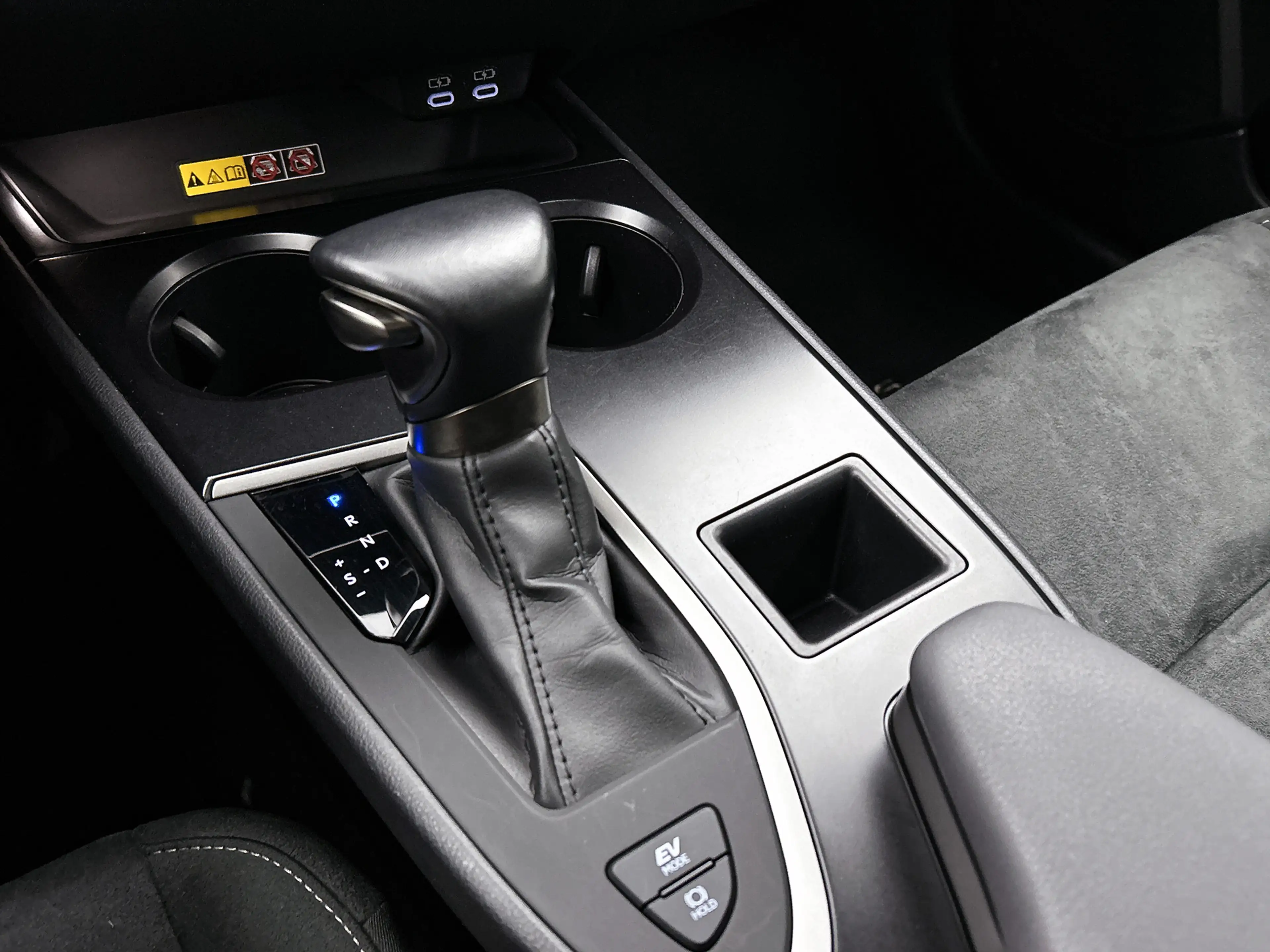 Lexus UX 250h Urban Line | Apple Carplay/ Android Auto | Cruise — photo 11