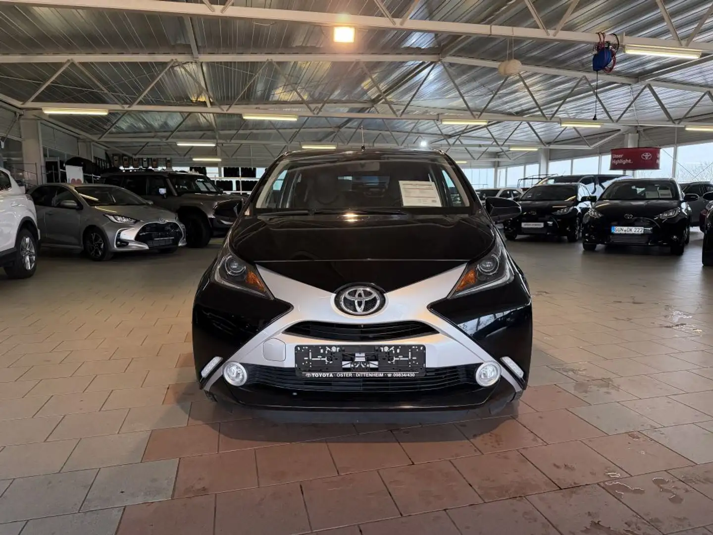Toyota Aygo X x-shift x-play touch Leder Sitzheizung Schwarz - 2