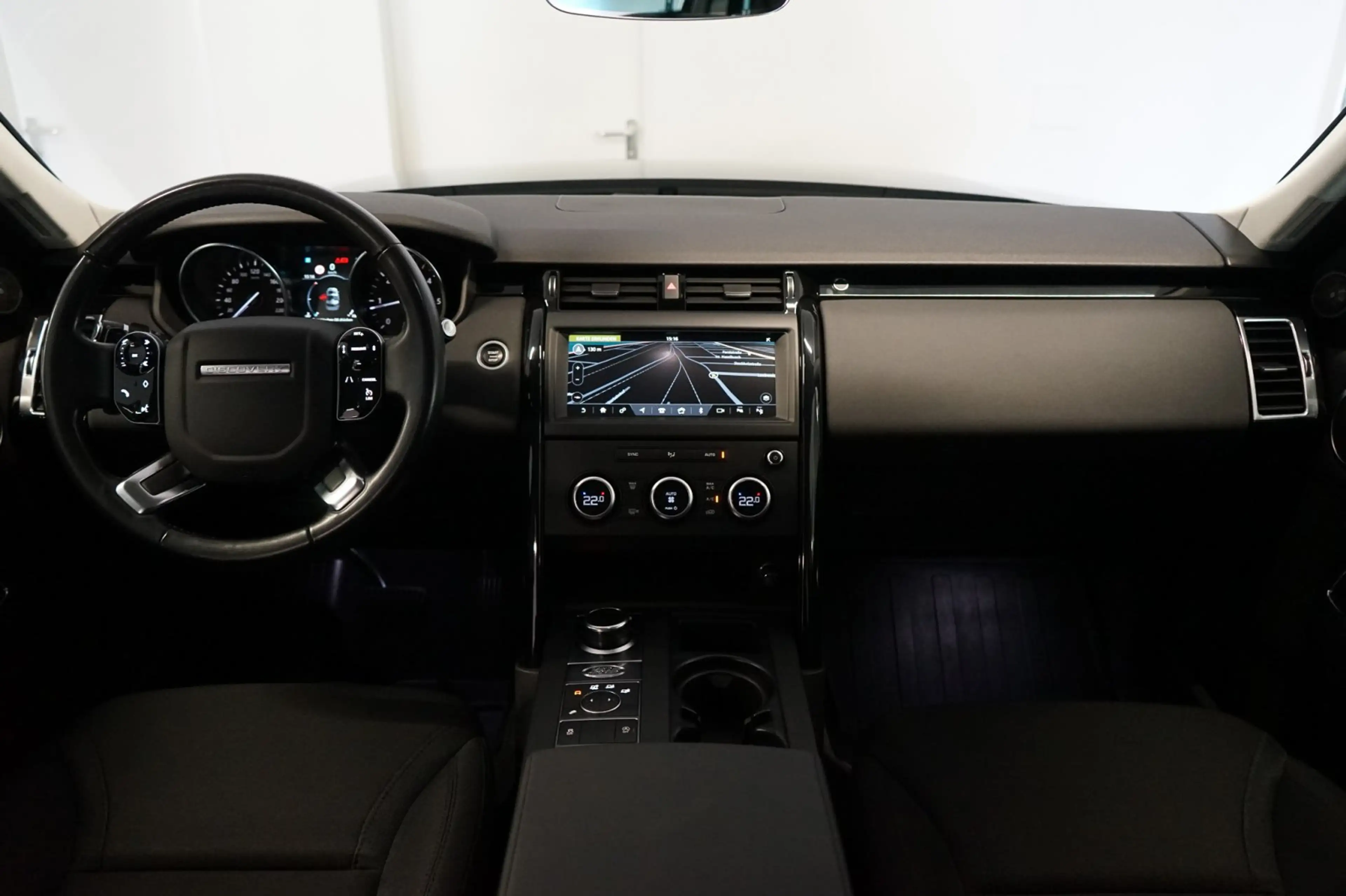 Land Rover Discovery 5 SD4 SE|BLACK|LED|NAVI|ACC — photo 10