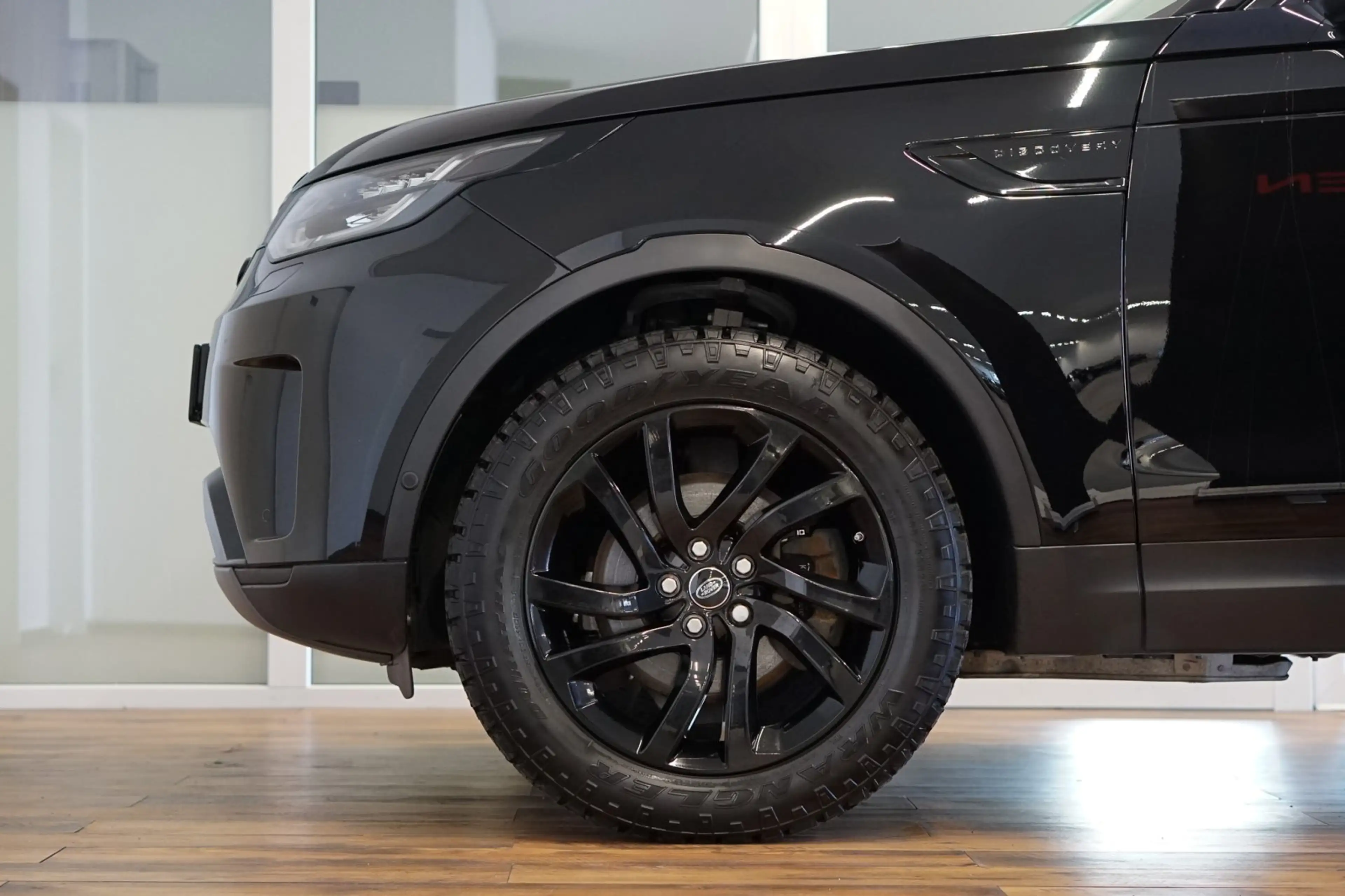 Land Rover Discovery 5 SD4 SE|BLACK|LED|NAVI|ACC — photo 2