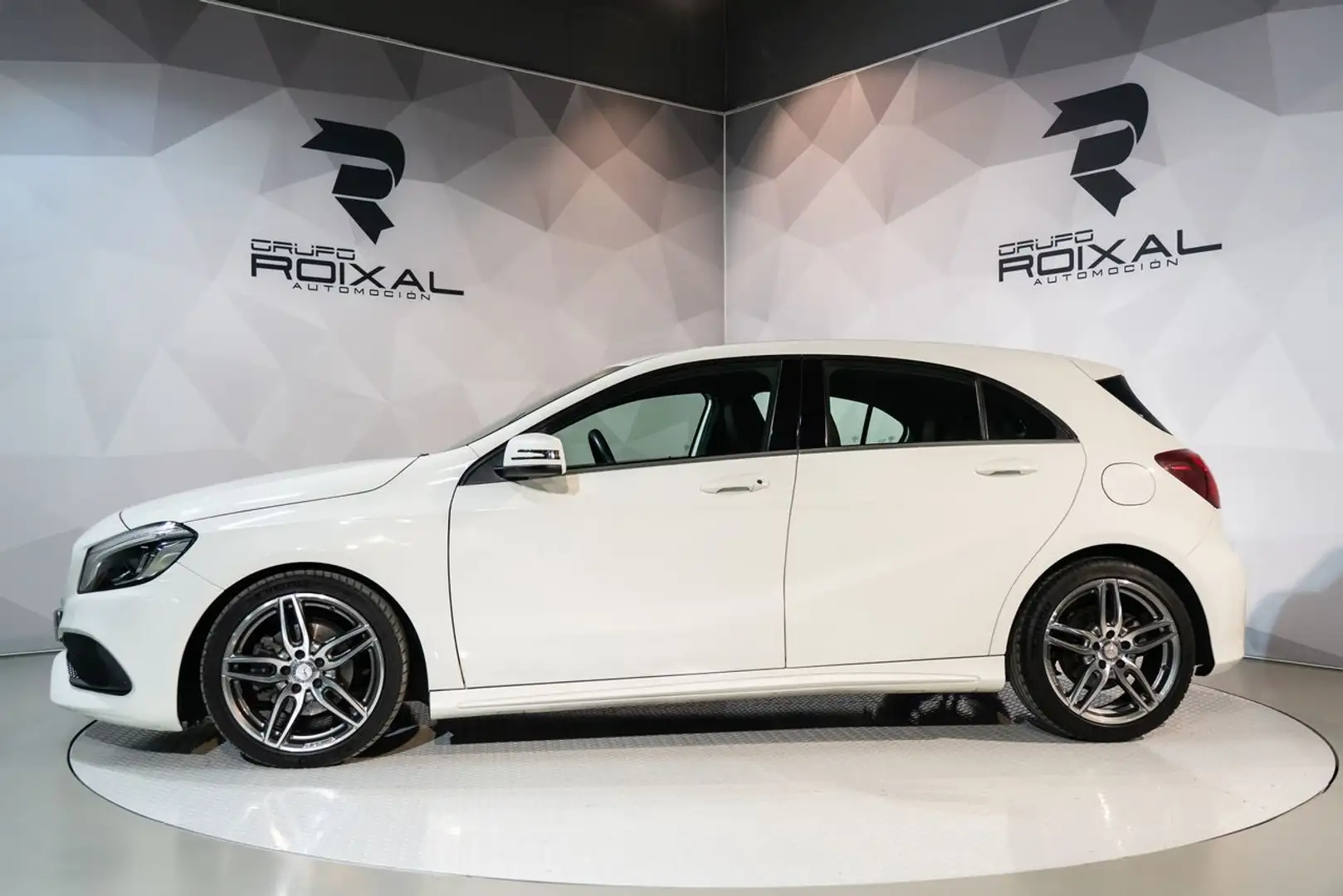 Mercedes-Benz A 200 A200D PACK AMG Wit - 2
