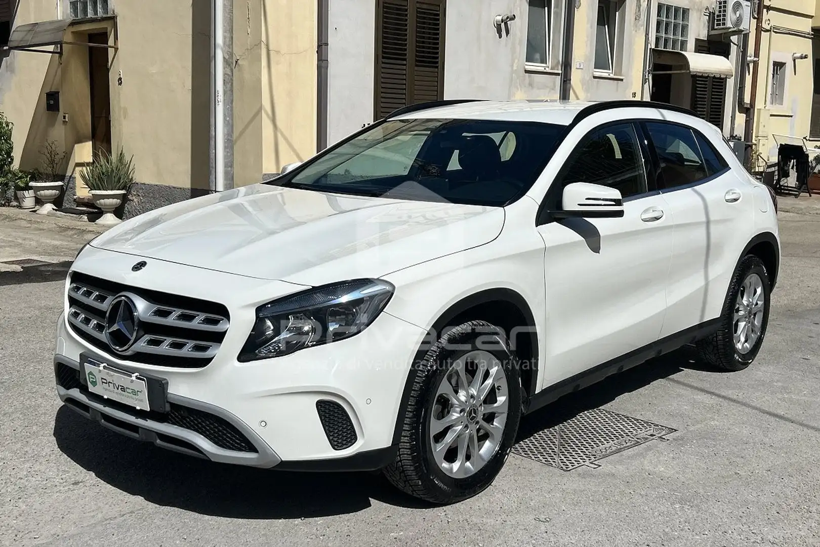 Mercedes-Benz GLA 180 GLA 180 d Automatic Business Bianco - 1