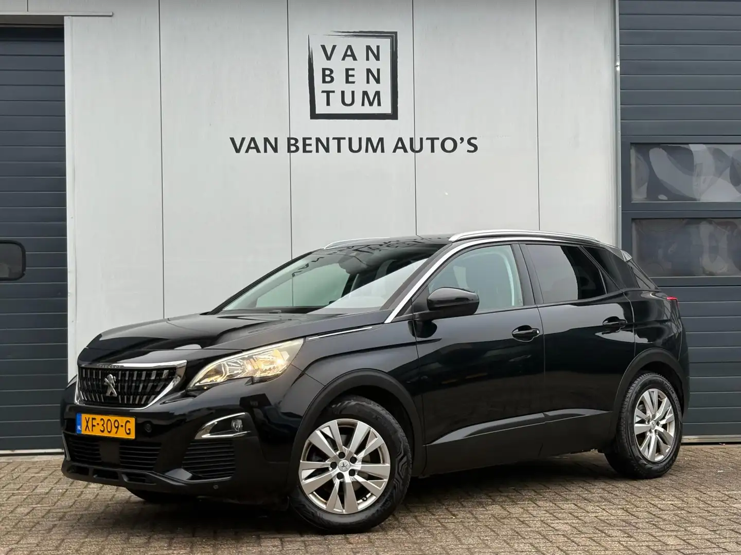 Peugeot 3008 1.6 BlueHDi 120pk Navi Camera Carplay € 11.400,- N Schwarz - 1
