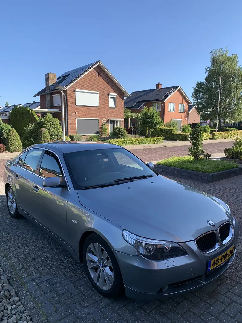 BMW 525 525i Executive Grijs - 2