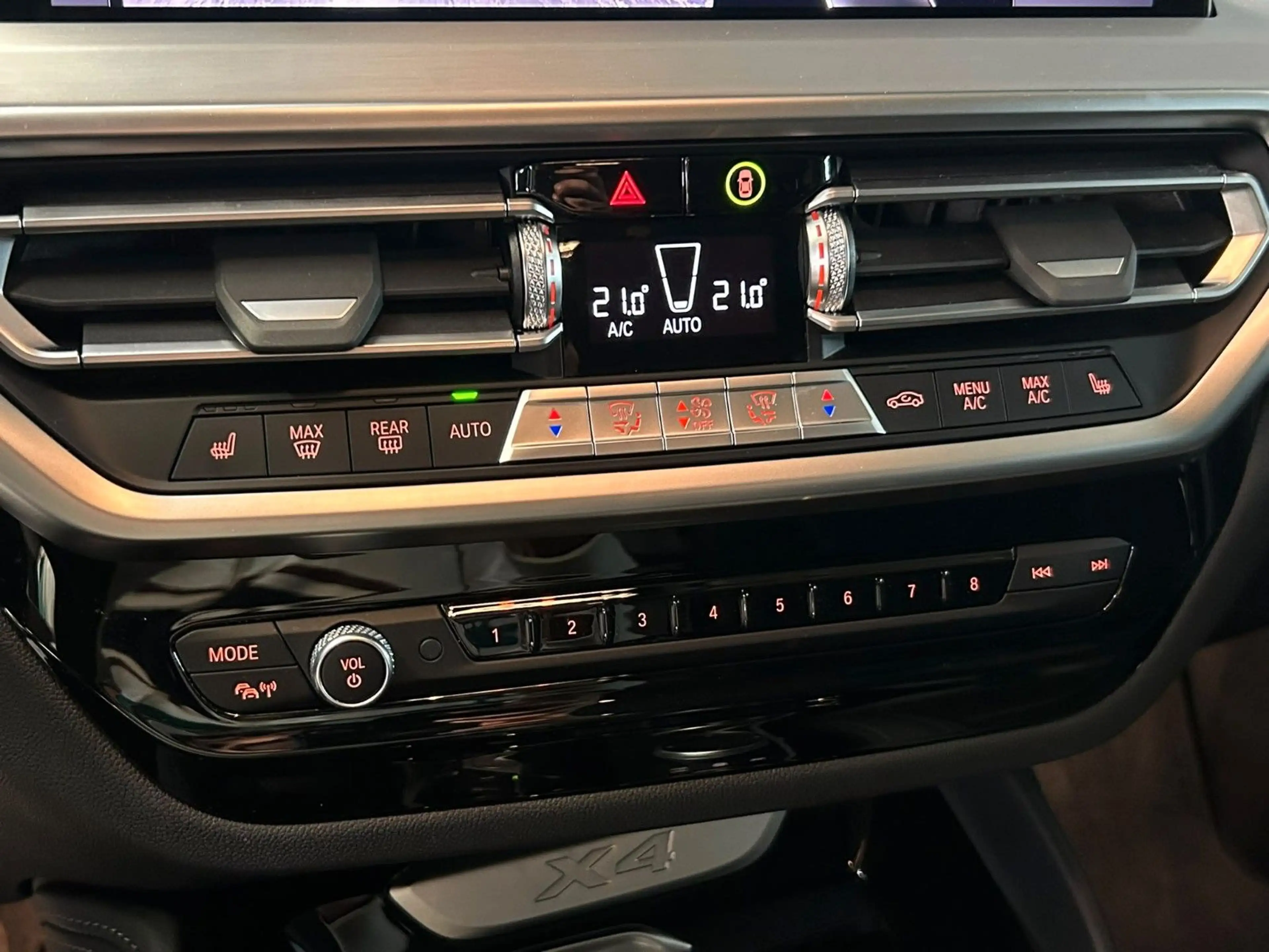 BMW X4 xDrive 20 d SPORT*KAMERA*LEDER*SHZ*LED*AHK — photo 6