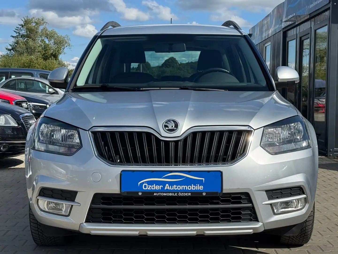 Skoda Yeti 2.0 TDI Cool Edition+Finanzierung+Garantie+ Silber - 2