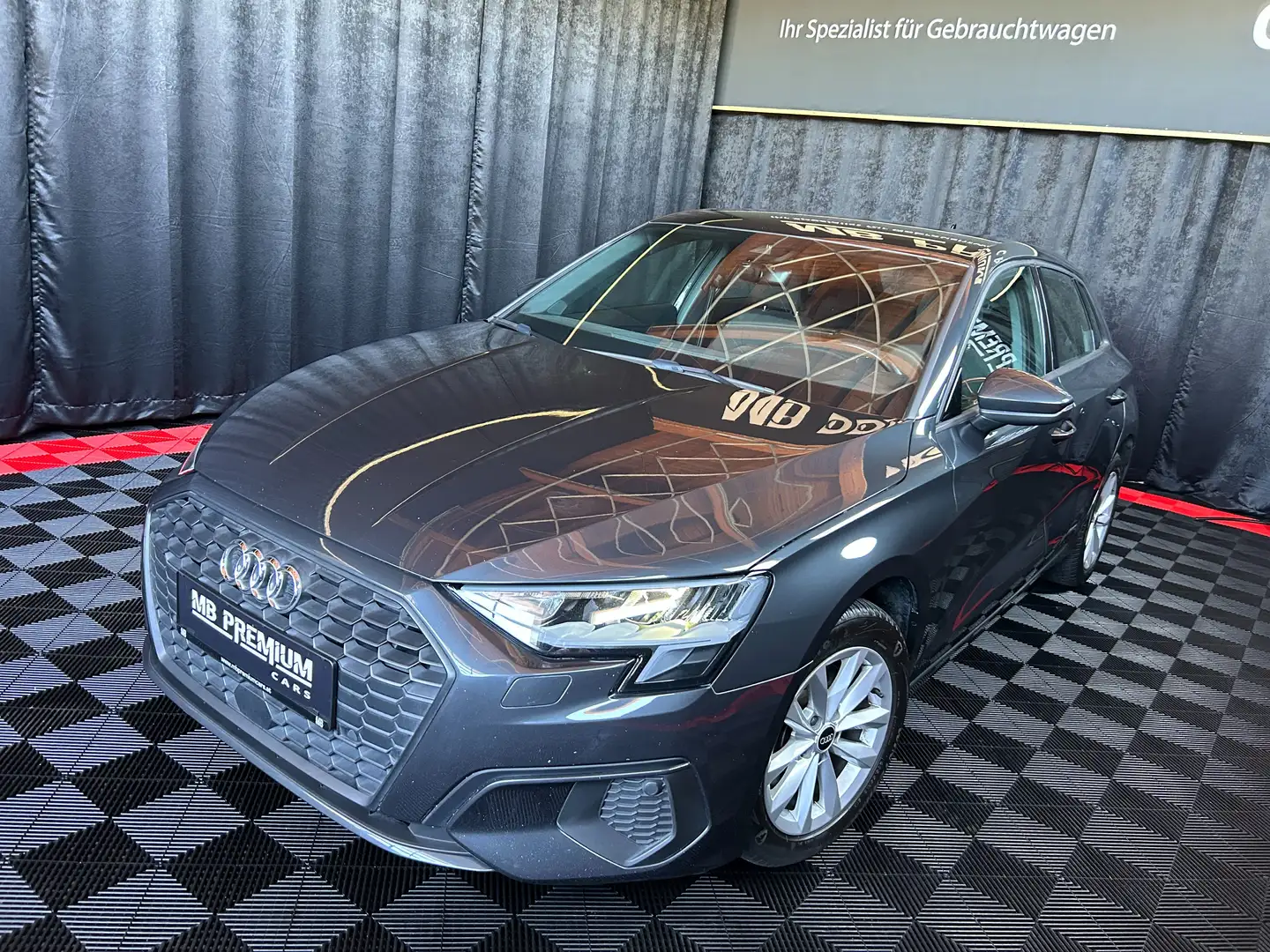 Audi A3 30 TDI *LED*NAVI*VIRTUAL*AHK* Grijs - 2