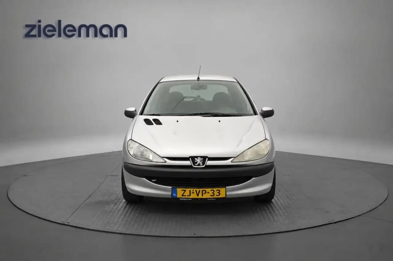 Peugeot 206 1.4 XT 5 deurs - Nieuwe APK! - Lichtmetalen Velgen, foto 9