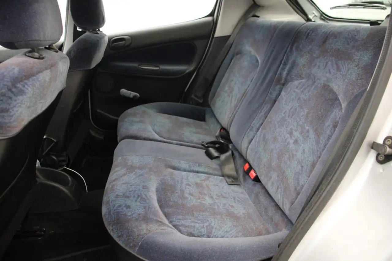 Peugeot 206 1.4 XT 5 deurs - Nieuwe APK! - Lichtmetalen Velgen, foto 6