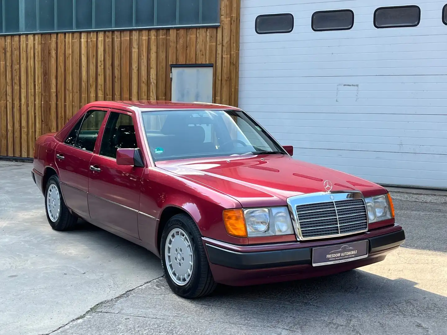 Mercedes-Benz E 200 W124 200E Automatik, SD, sehr gepflegt! Rouge - 2