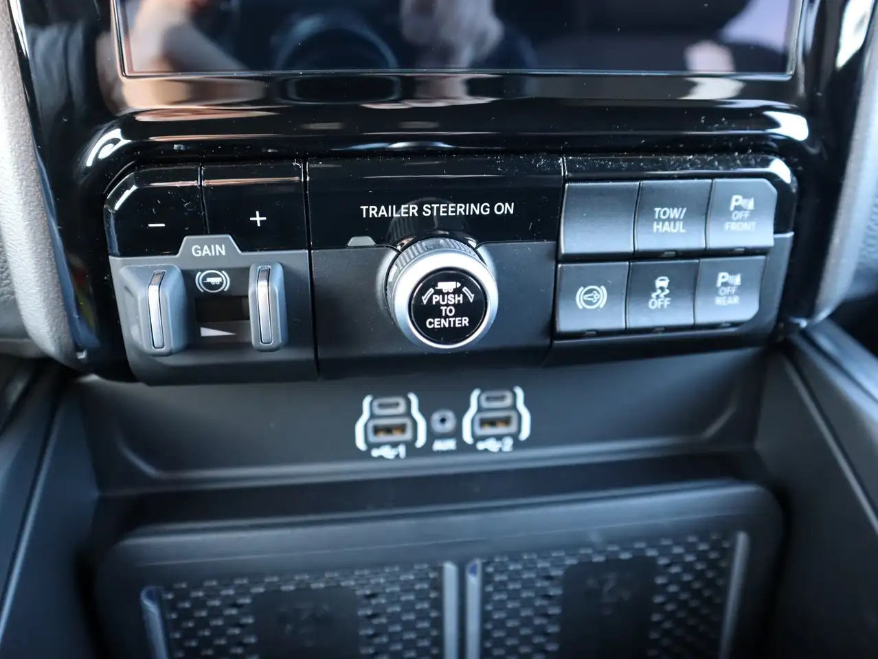 RAM 3500 снимка RAM 3500