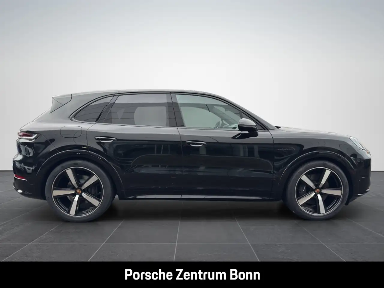 Porsche Cayenne E-Hybrid Black Edition HA-Lenkung BOSE 4