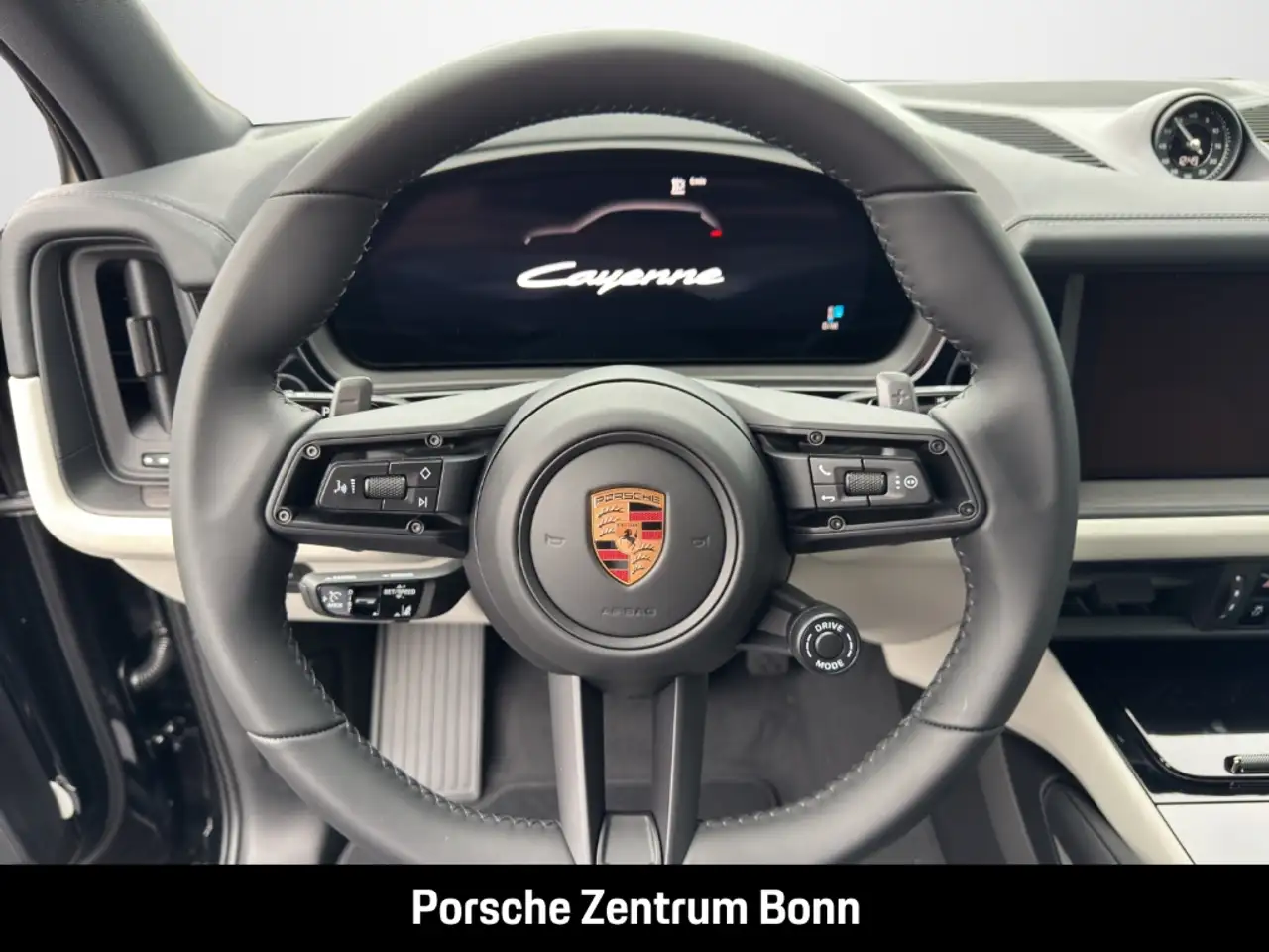 Porsche Cayenne E-Hybrid Black Edition HA-Lenkung BOSE 10