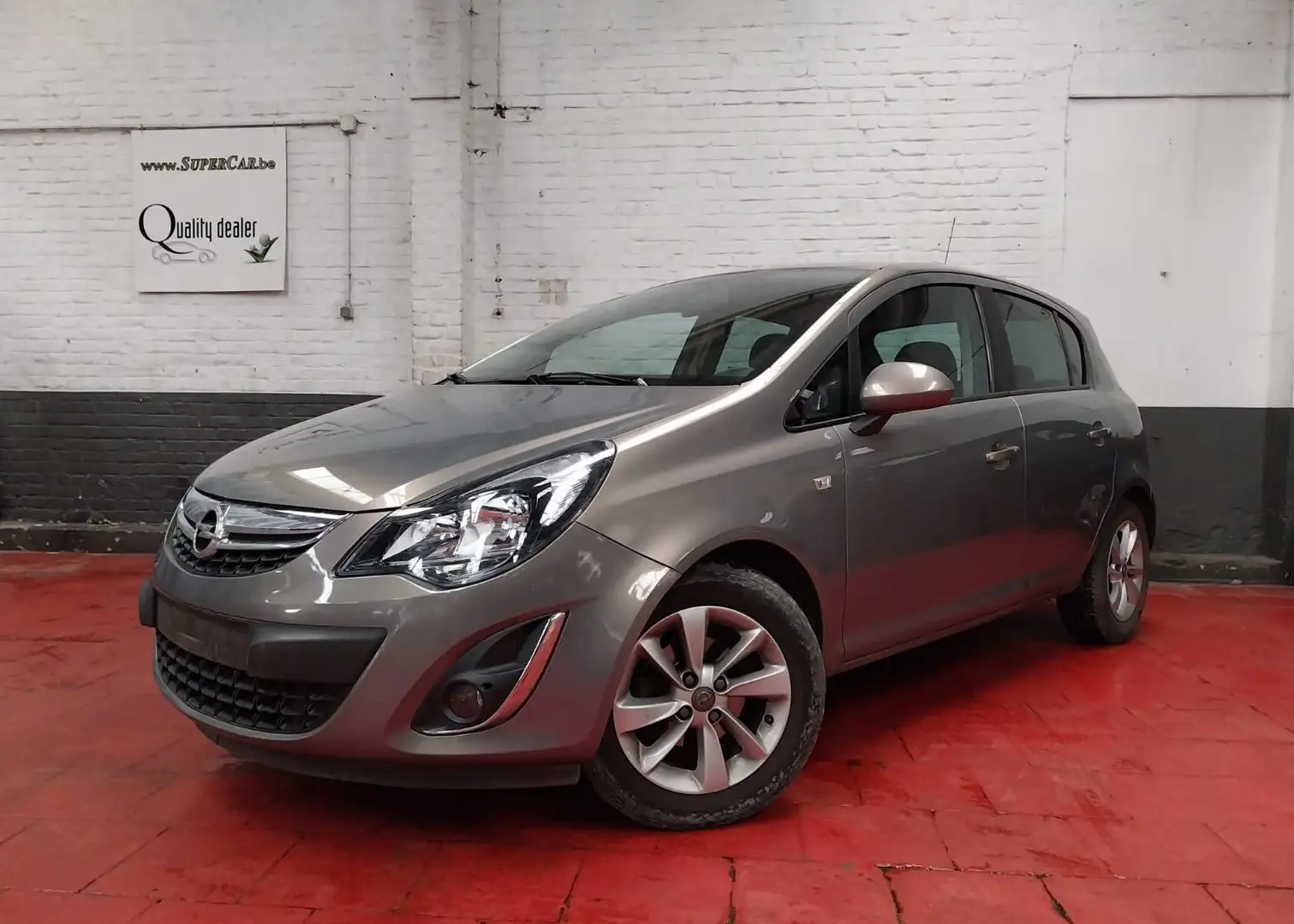 Opel Corsa 1.2i Cosmo * A/C * V/E * 5PT * 160 X 42 MOIS * Beige - 1