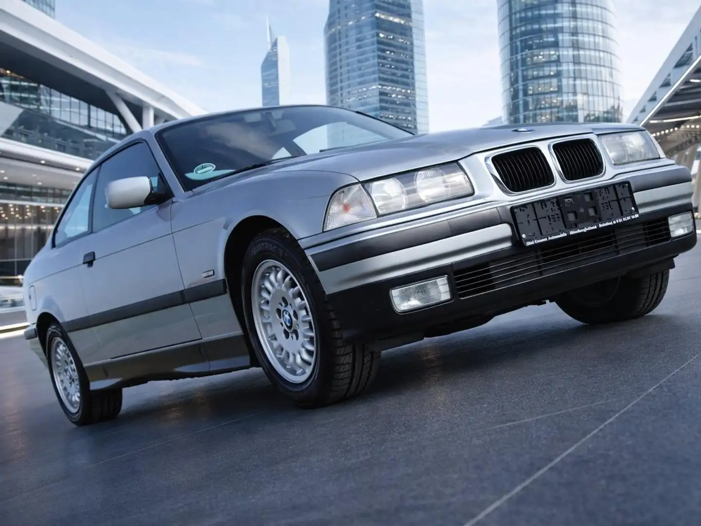 BMW 316 316 i  Coupe. 2.Hand. Comfort Edition. E36! Silber - 1